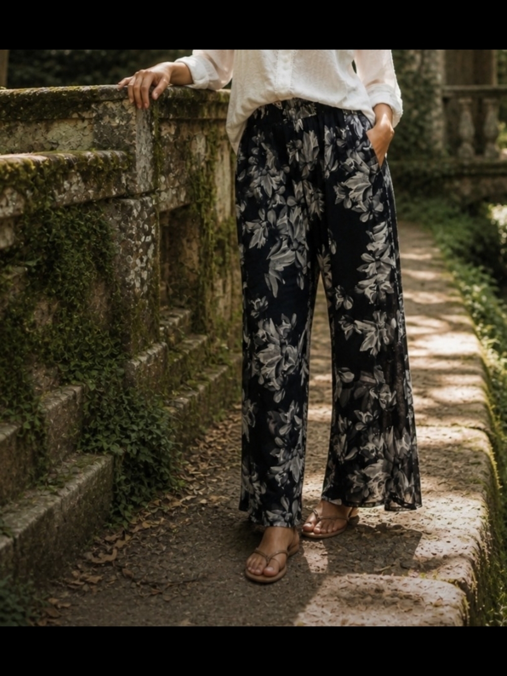 Young USA Black Floral Chiffon Wide Leg Pull On Flowy Palazzo Pants NWT Large